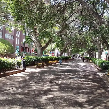 Πανσιόν Holiday Home